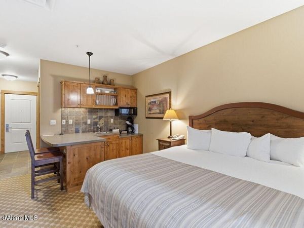 602 Bunker AVE, Unit # 215, Kellogg, ID 83837