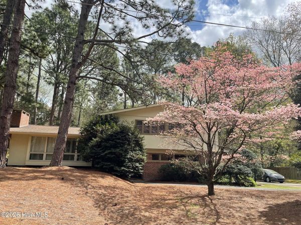 957 Sandavis Road, Southern Pines, NC 28387