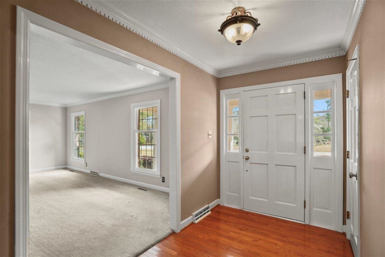 109 Mason Dr. Photo 9