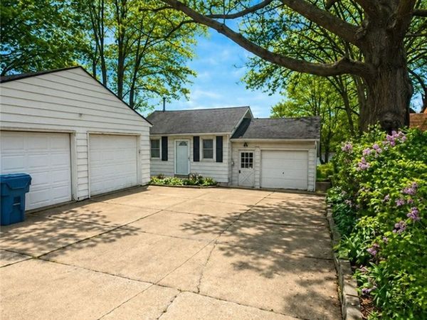 3932 S Main Street, Akron, OH 44319