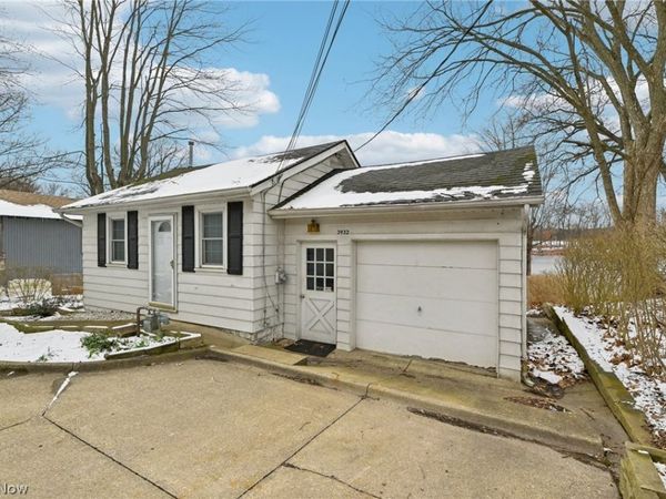 3932 S Main Street , Akron, OH 44319