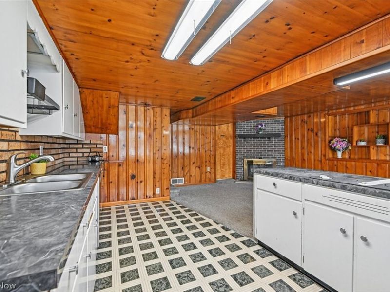 3932 S Main Street , Akron, OH 44319 Photo 13