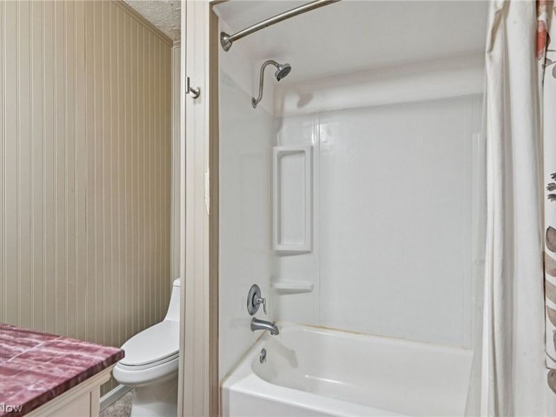 3932 S Main Street , Akron, OH 44319 Photo 16