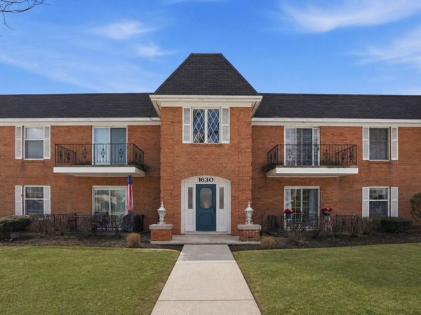 1630 Camellia Drive, Unit B-1, Munster, IN 46321