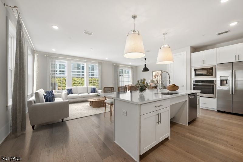 102 Iris Court, Warren, NJ 07059 Main Photo