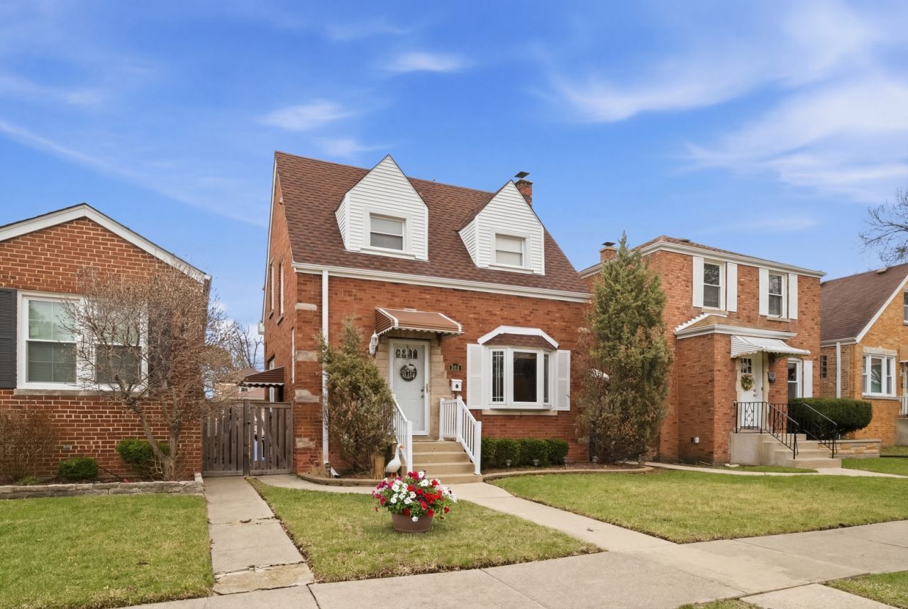 5115 N Newland Avenue, Chicago, IL 60656 Main Photo