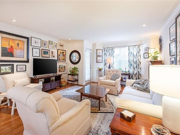 3076 Chastain Park Court NE, Atlanta, GA 30342