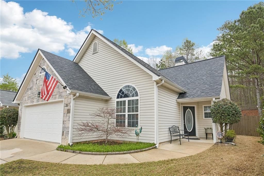 35 Belltree Circle, Newnan, GA 30265 Main Photo