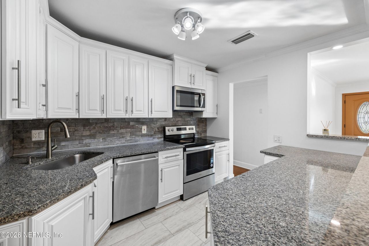 3432 Tarpon Drive, Jacksonville, FL 32277 Photo