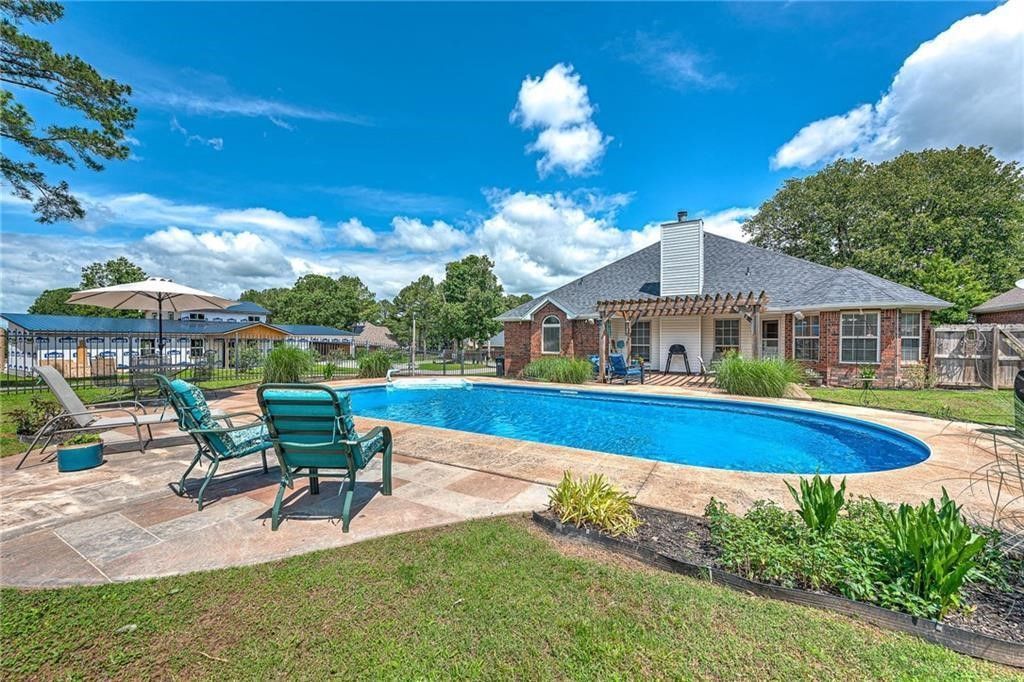 2046 Pine Woods Road, Springdale, AR 72762 Main Photo