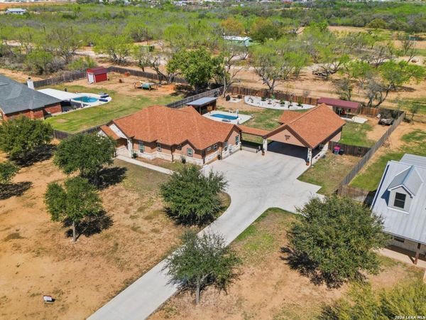 149 W Short Meadow Dr, Lytle, TX 78052