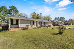 525 Arcola Drive photo 4