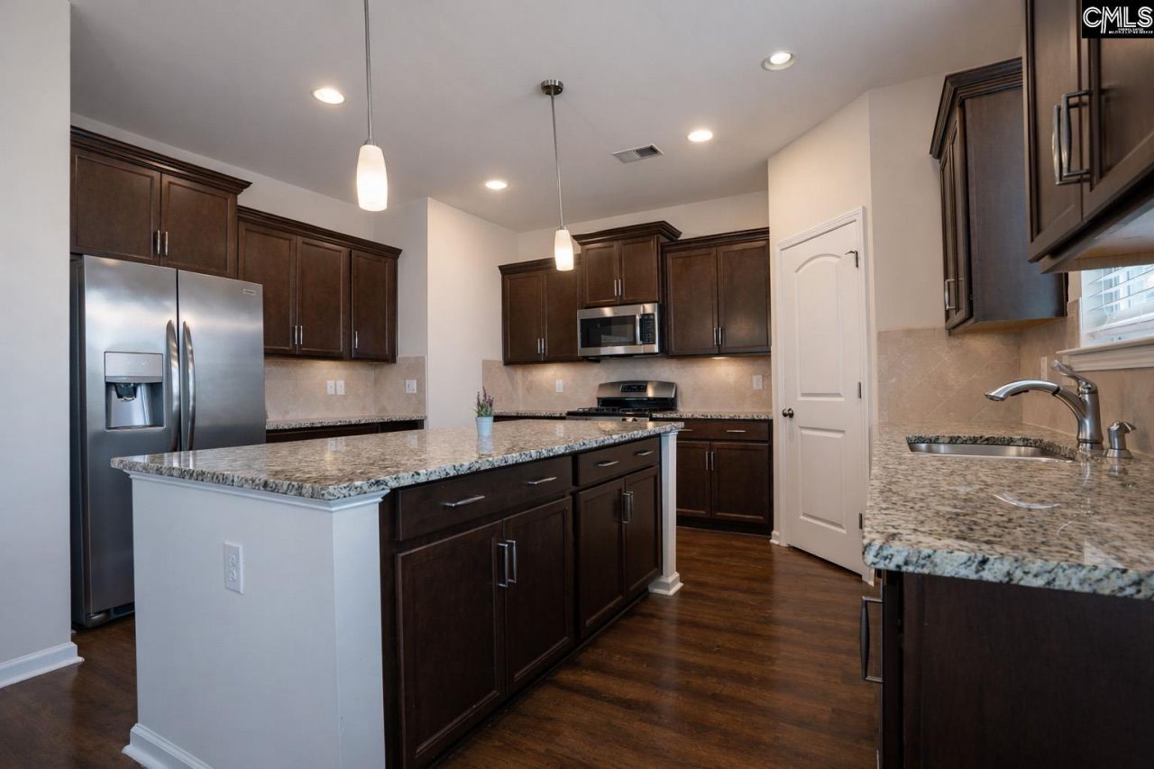 665 Blue Ledge Circle Photo 10