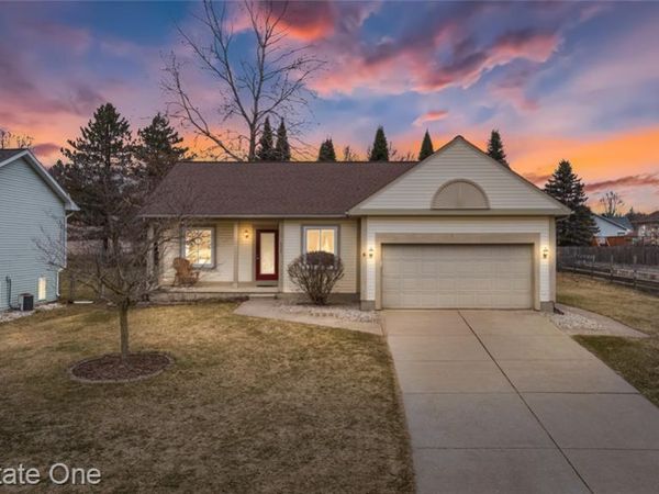 6335 Stonehearth Pass, Grand Blanc Twp, MI 48439