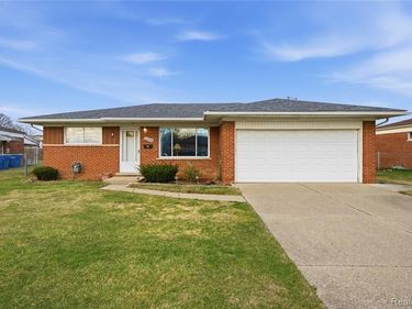 13344 Perry Circle, Warren, MI 48088