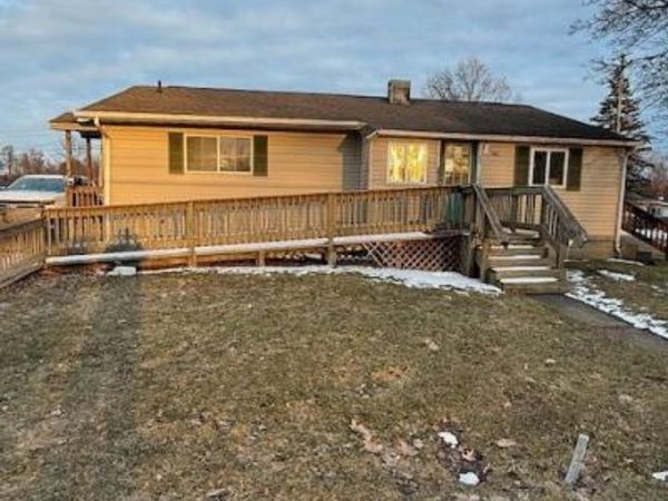 1302 N Eaton Street, Albion, MI 49224