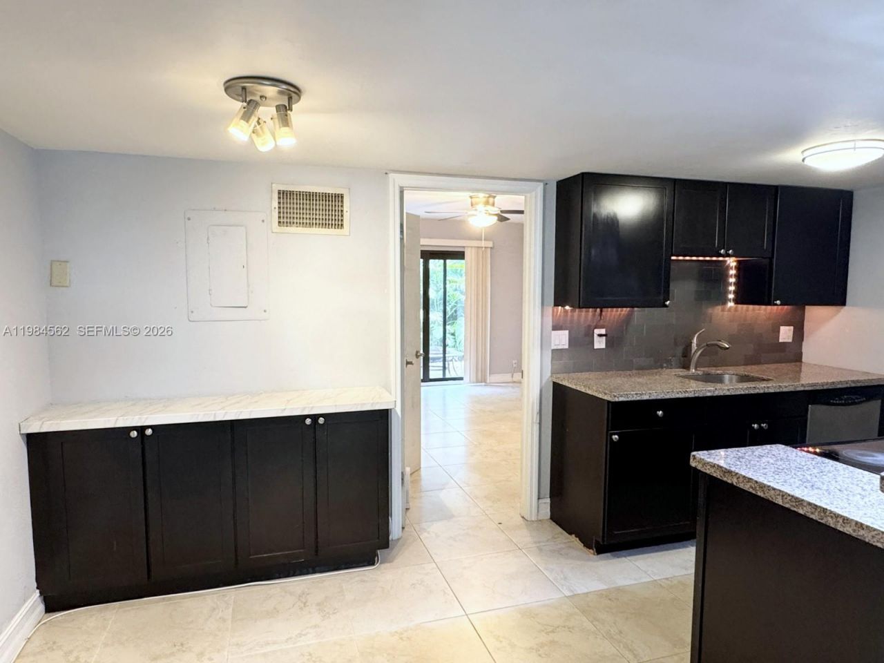 1455 Holly Heights Dr, Unit 17, Fort Lauderdale, FL 33304 Photo