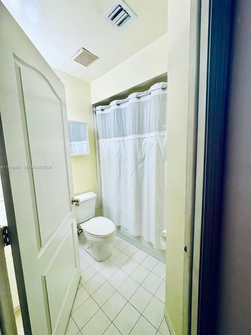 8346 NW 10th St, Unit 1F, Miami, FL 33126 Photo