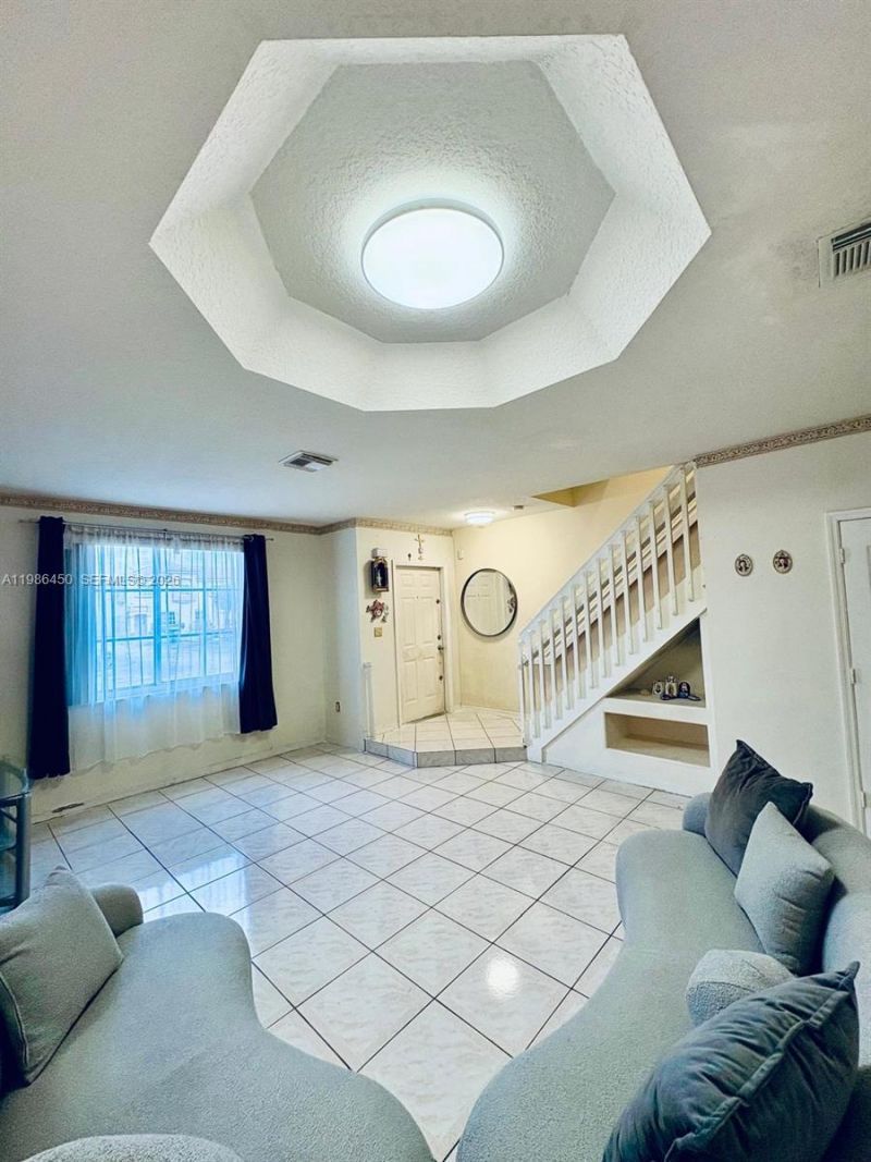 8346 NW 10th St, Unit 1F, Miami, FL 33126 Photo