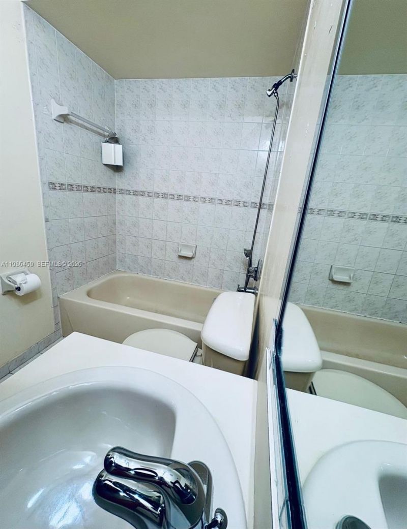 8346 NW 10th St, Unit 1F, Miami, FL 33126 Photo