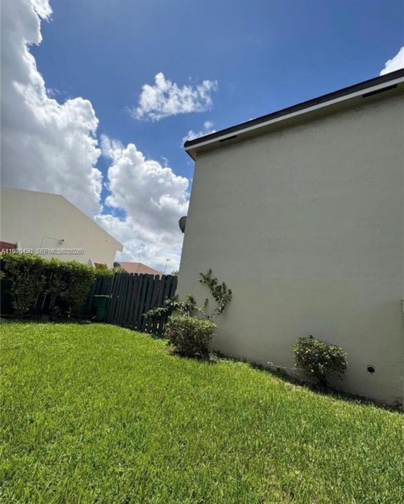 8346 NW 10th St, Unit 1F, Miami, FL 33126 Photo