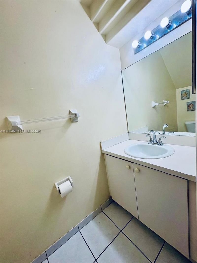 8346 NW 10th St, Unit 1F, Miami, FL 33126 Photo