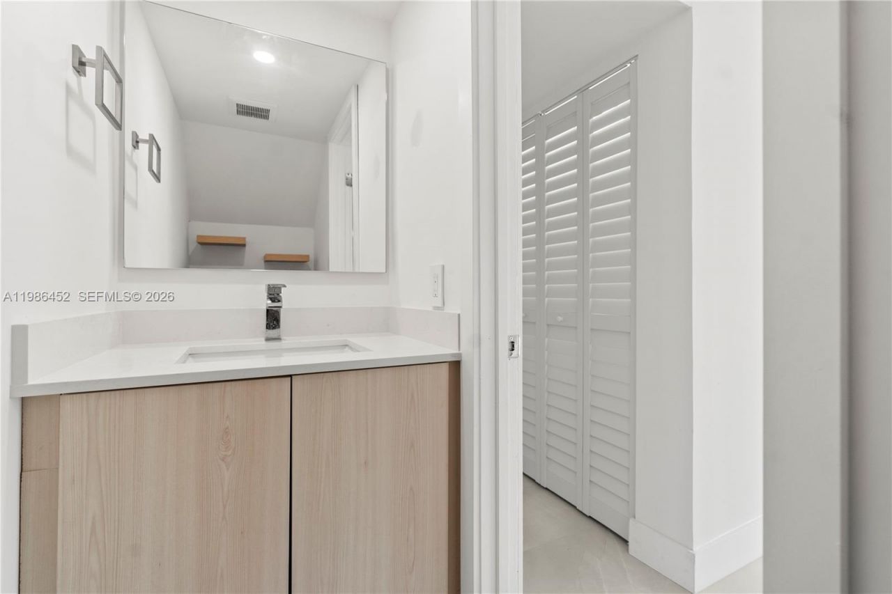 3597 SW 17th St, Unit 3597, Miami, FL 33145 Photo