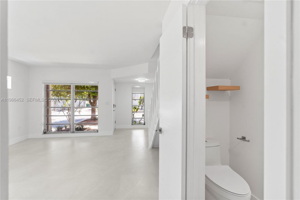 3597 SW 17th St, Unit 3597, Miami, FL 33145 Photo