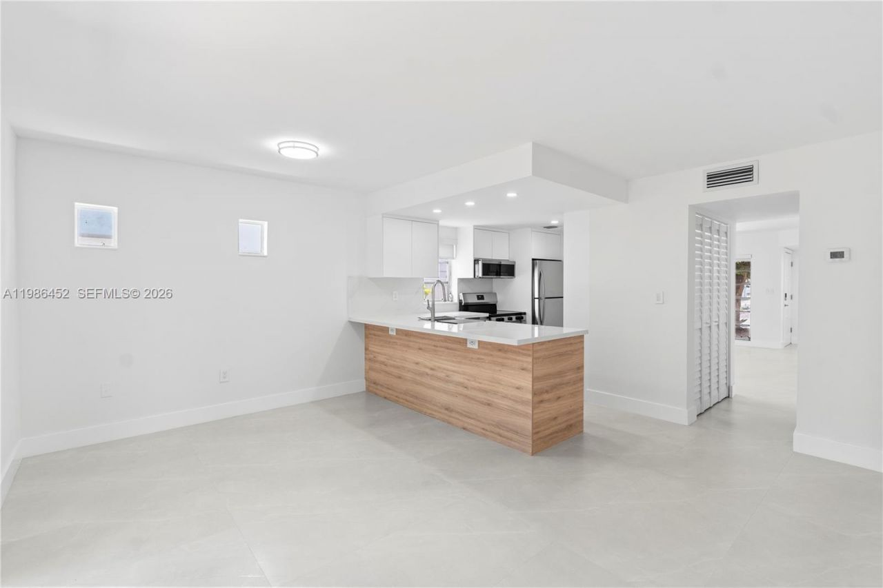 3597 SW 17th St, Unit 3597, Miami, FL 33145 Photo