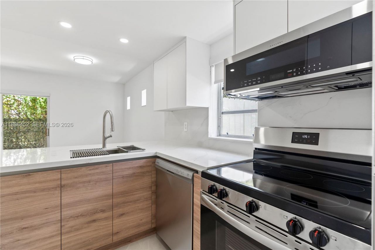 3597 SW 17th St, Unit 3597, Miami, FL 33145 Photo