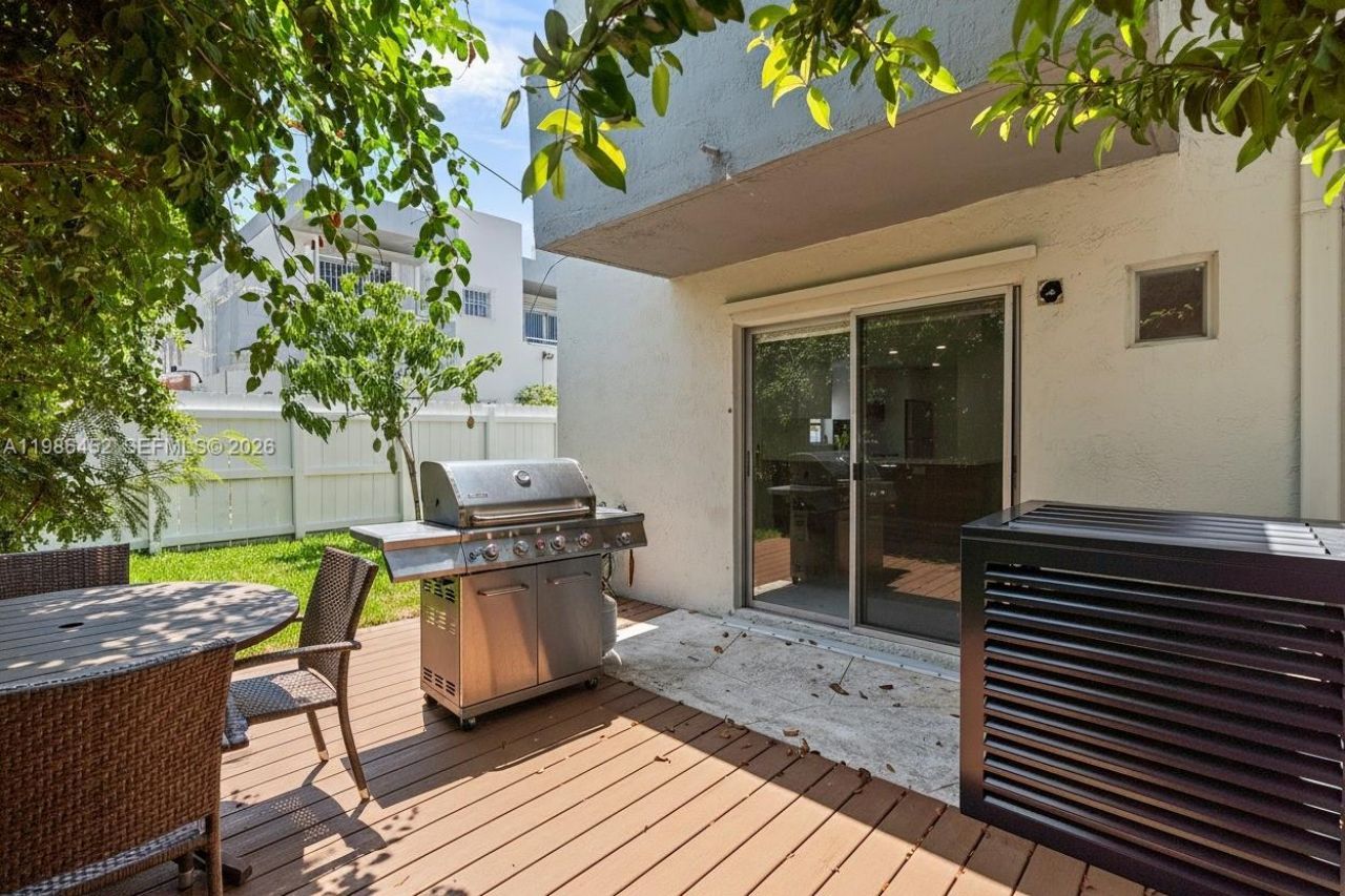 3597 SW 17th St, Unit 3597, Miami, FL 33145 Photo