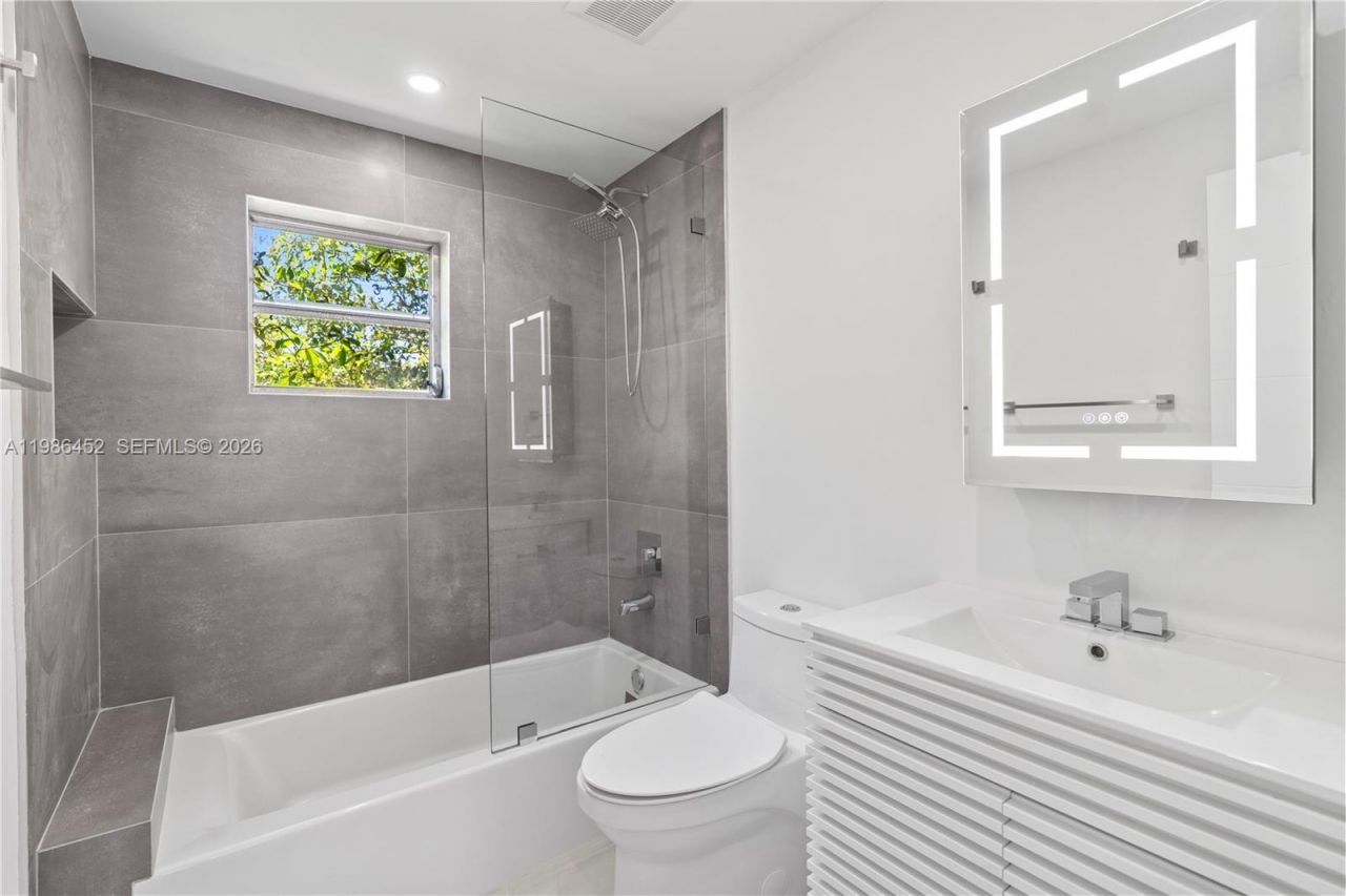 3597 SW 17th St, Unit 3597, Miami, FL 33145 Photo