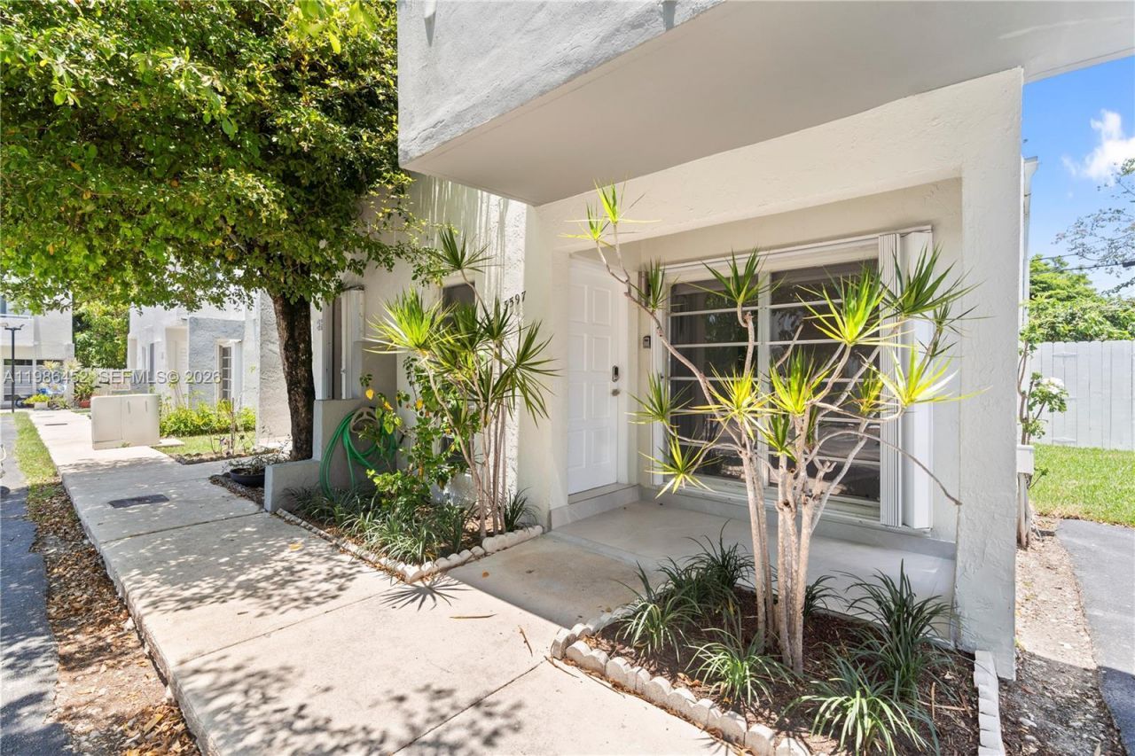 3597 SW 17th St, Unit 3597, Miami, FL 33145 Photo