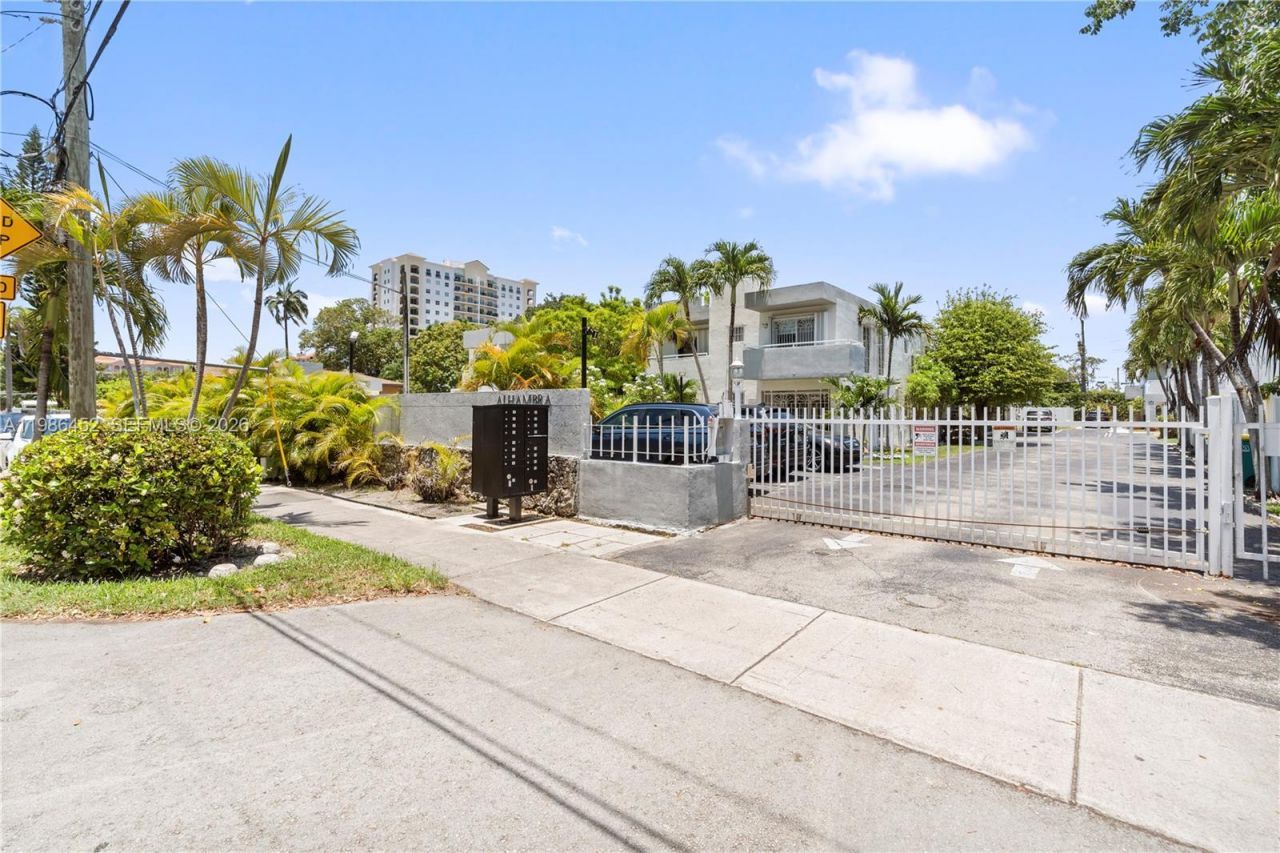 3597 SW 17th St, Unit 3597, Miami, FL 33145 Photo