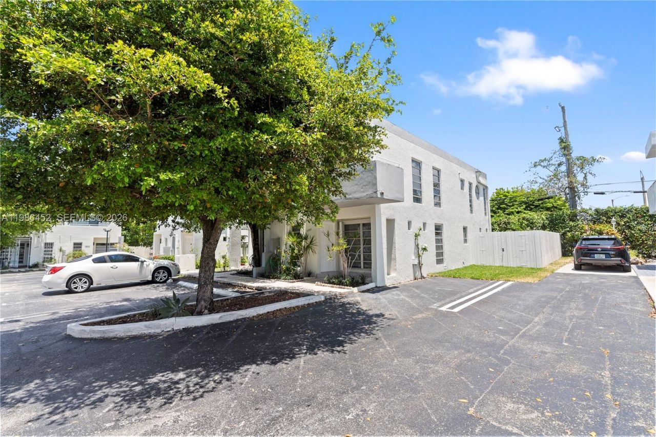 3597 SW 17th St, Unit 3597, Miami, FL 33145 Photo