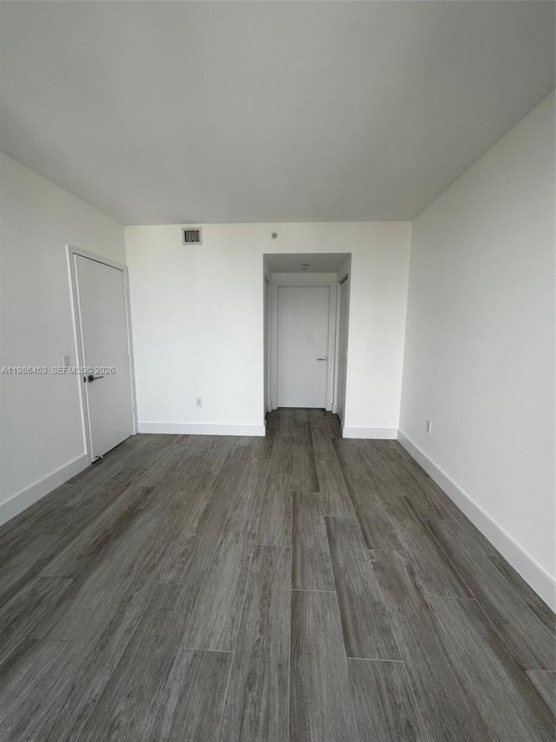 121 NE 34th St , Unit 2707, Miami, FL 33137 Photo