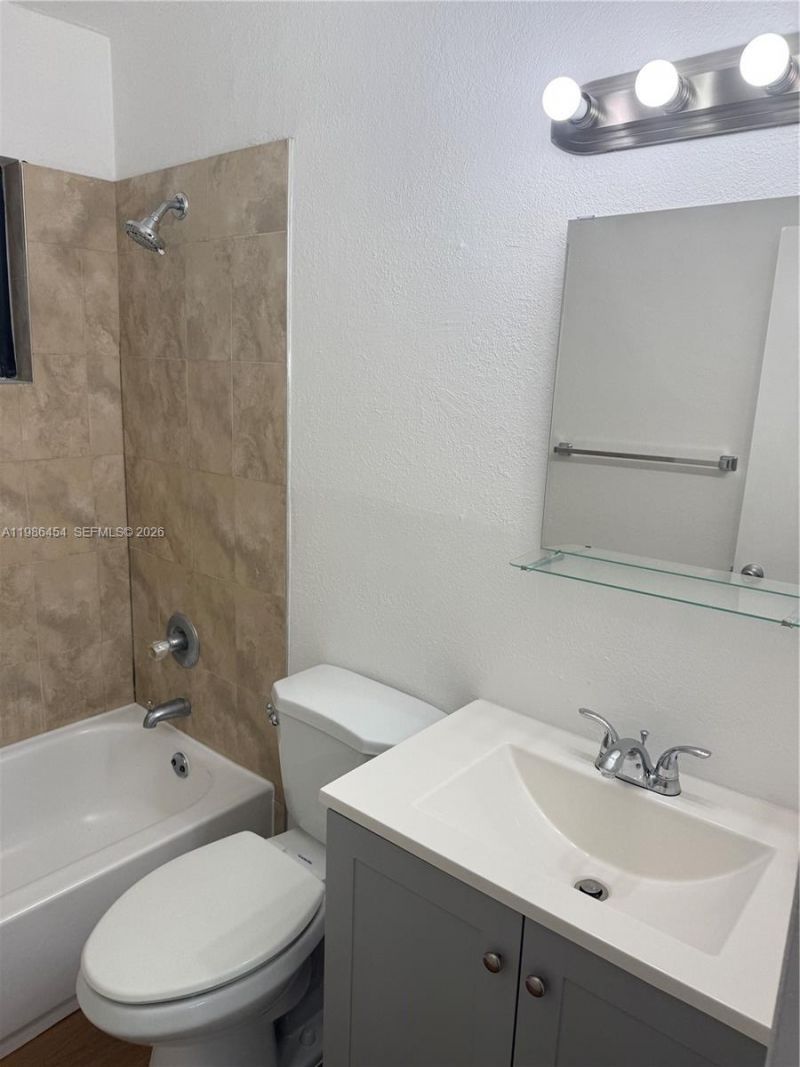 180 NE 71st St, Unit 9, Miami, FL 33138 Photo