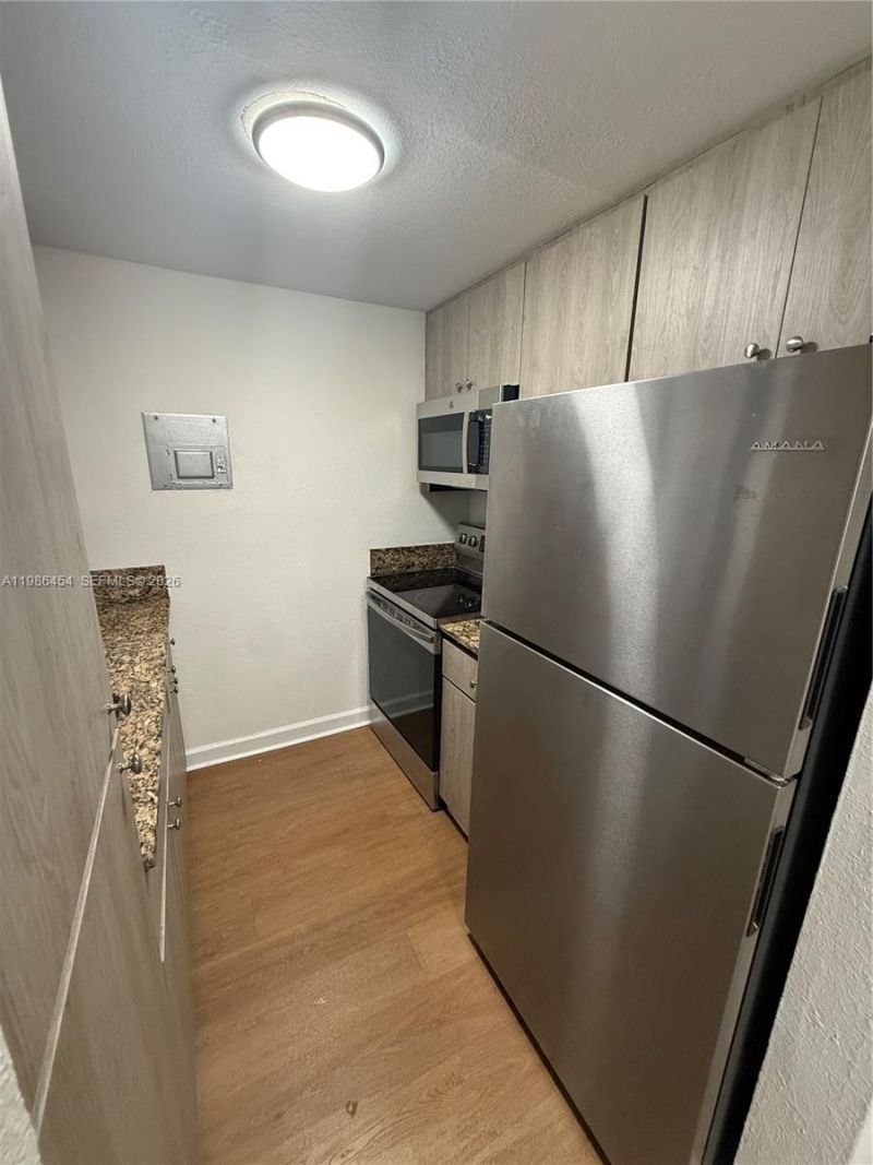 180 NE 71st St, Unit 9, Miami, FL 33138 Photo