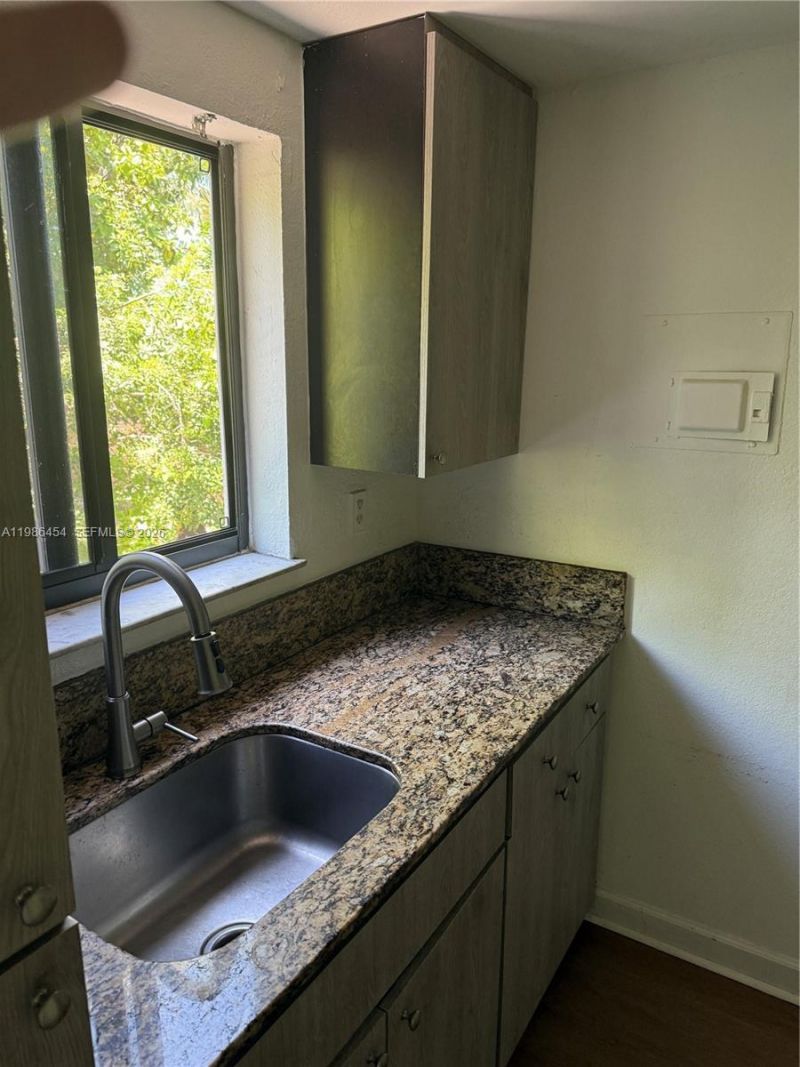 180 NE 71st St, Unit 9, Miami, FL 33138 Photo
