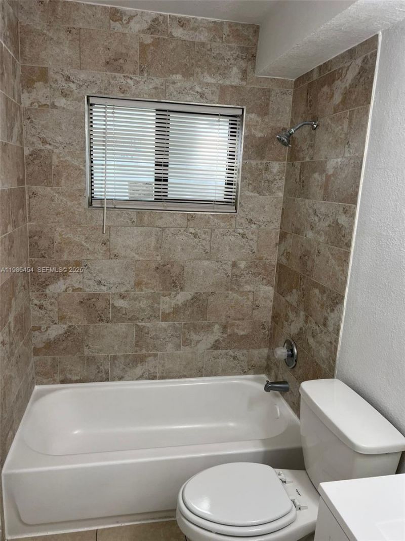 180 NE 71st St , Unit 2, Miami, FL 33138 Photo