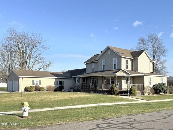 407 S Stearns Avenue, Deshler, OH 43516