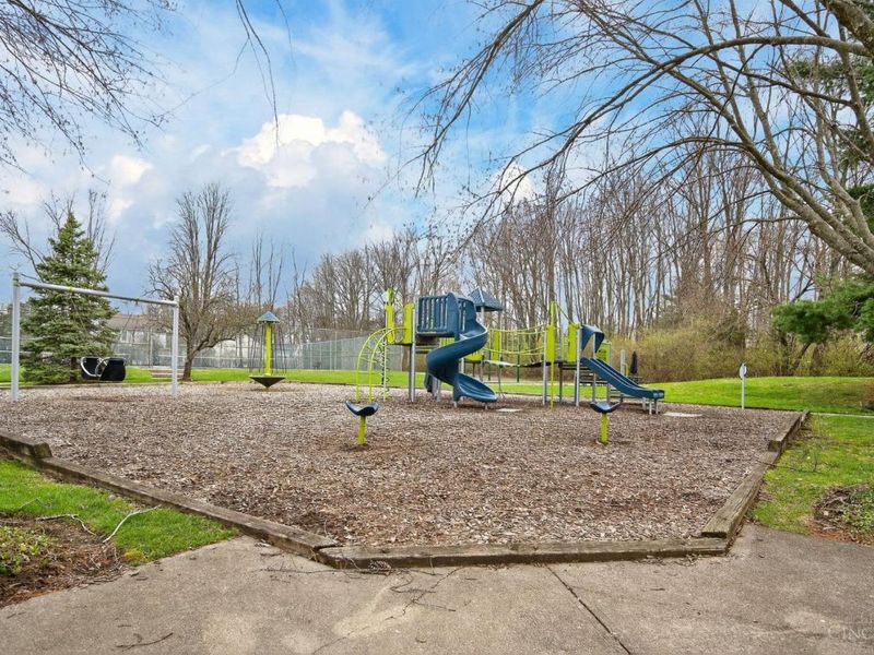 9607 Old Village Drive, Loveland, OH 45140 Photo 71