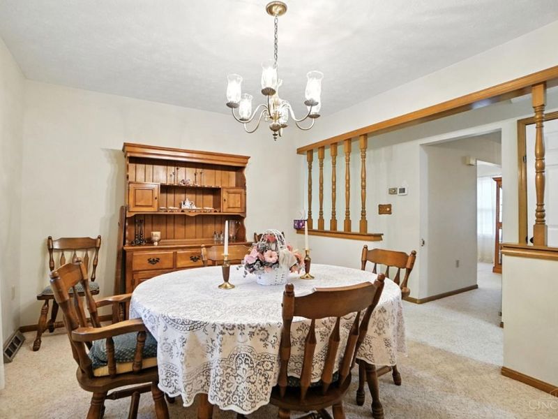 8253 Lake Ridge Drive, West Chester, OH 45069 Photo 10