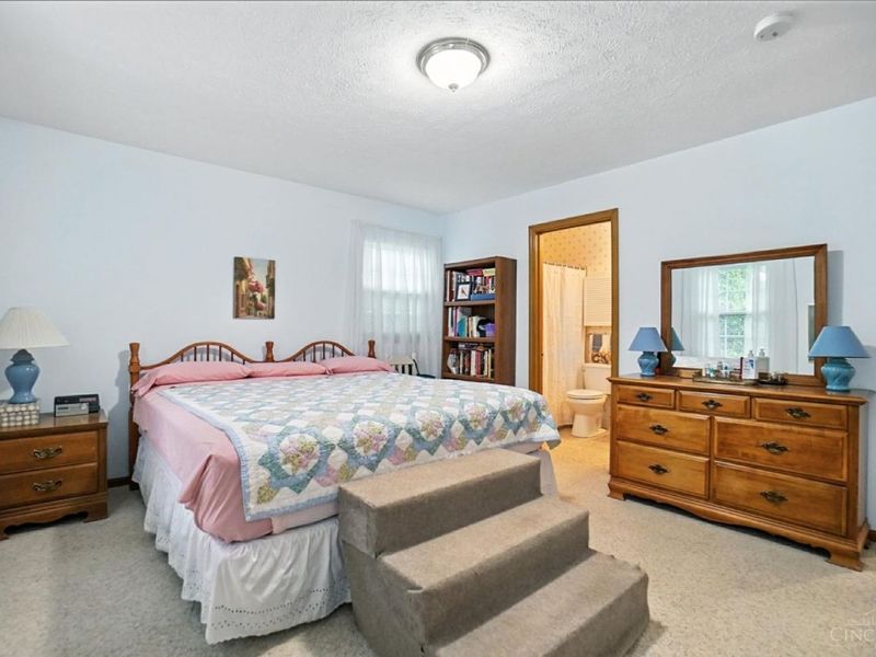 8253 Lake Ridge Drive, West Chester, OH 45069 Photo 12