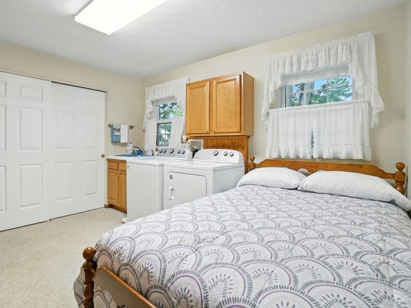 8253 Lake Ridge Drive, West Chester, OH 45069 Photo 14