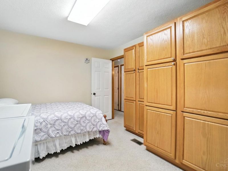 8253 Lake Ridge Drive, West Chester, OH 45069 Photo 15