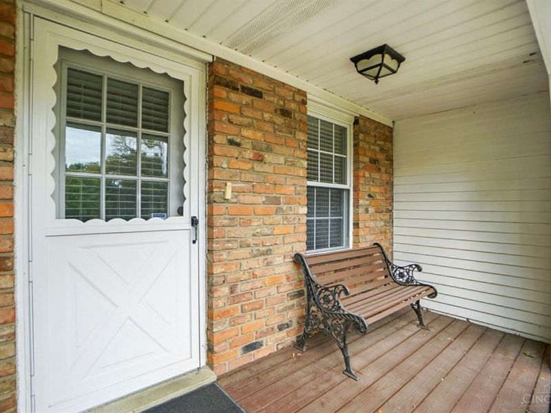 8253 Lake Ridge Drive, West Chester, OH 45069 Photo 3