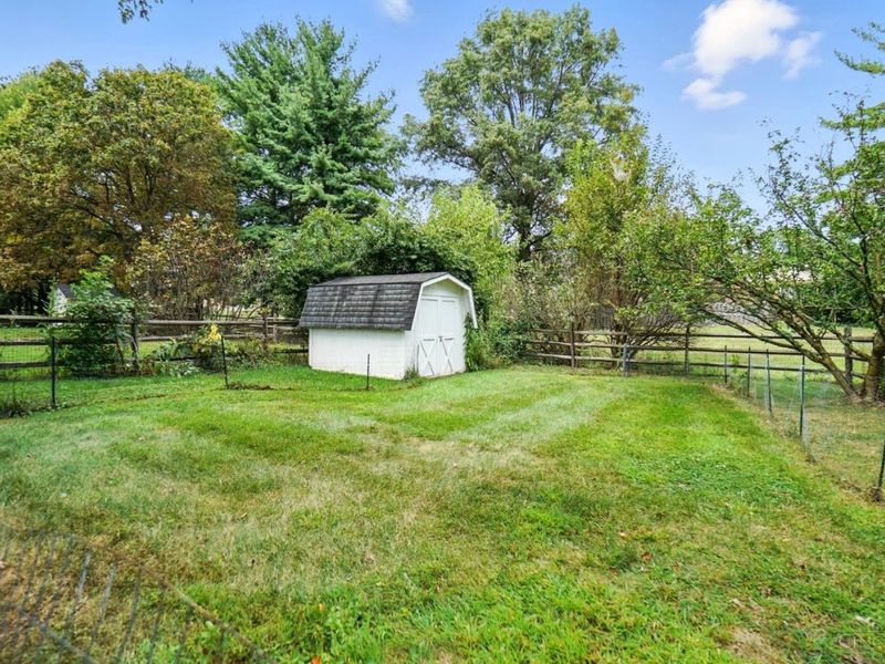 8253 Lake Ridge Drive, West Chester, OH 45069 Photo 34