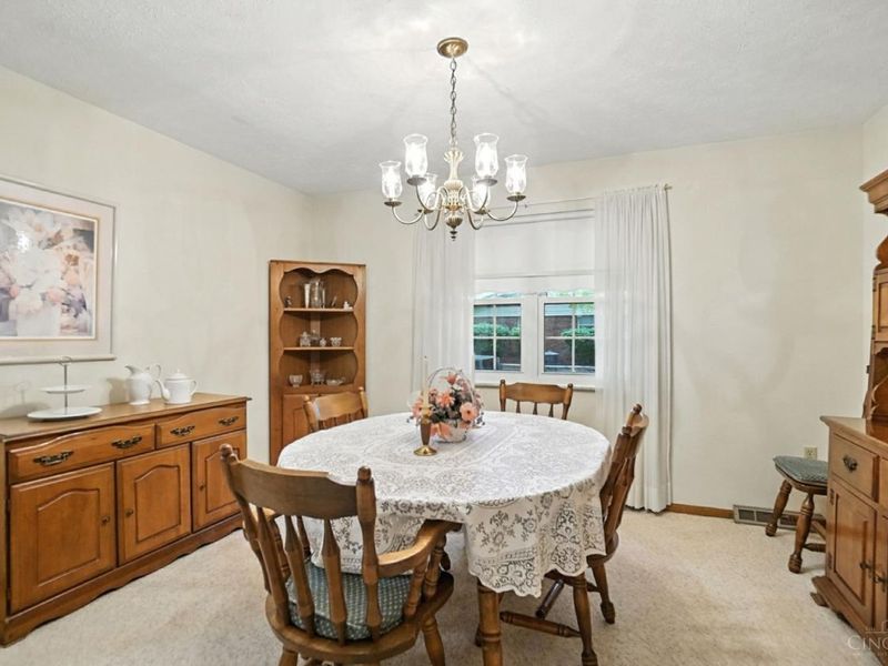 8253 Lake Ridge Drive, West Chester, OH 45069 Photo 9