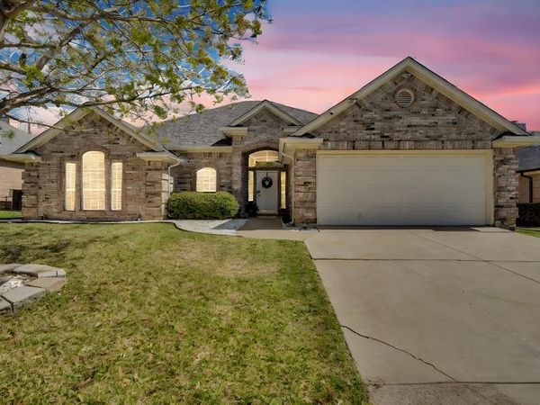 1612 Stratford Drive, Mansfield, TX 76063